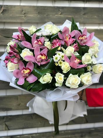Букет цветов из: Розы и Хризантемы в Старом Осколе