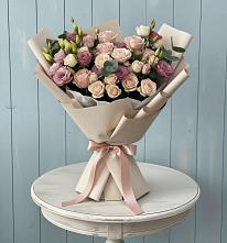 Букет цветов из:  Розы и Лизиантусы в Старом Осколе