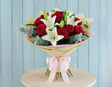 Букет цветов из:  Лилии и Розы в Старом Осколе
