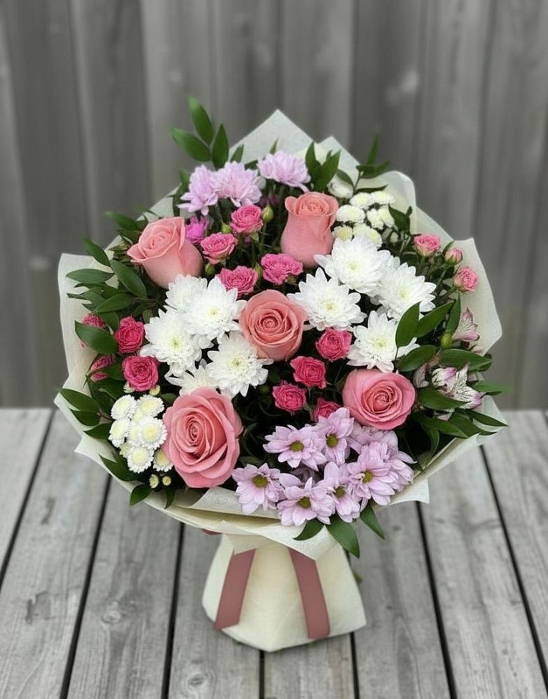 Букет цветов из: Альстромерии, Гвоздики, Розы и Хризантемы в Старом Осколе