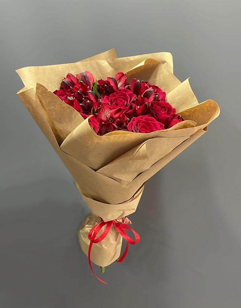 Букет цветов из: Альстромерии и Розы в Старом Осколе