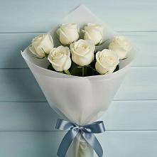 Букет 7 Белых роз Эдлесс Лав в Старом Осколе
