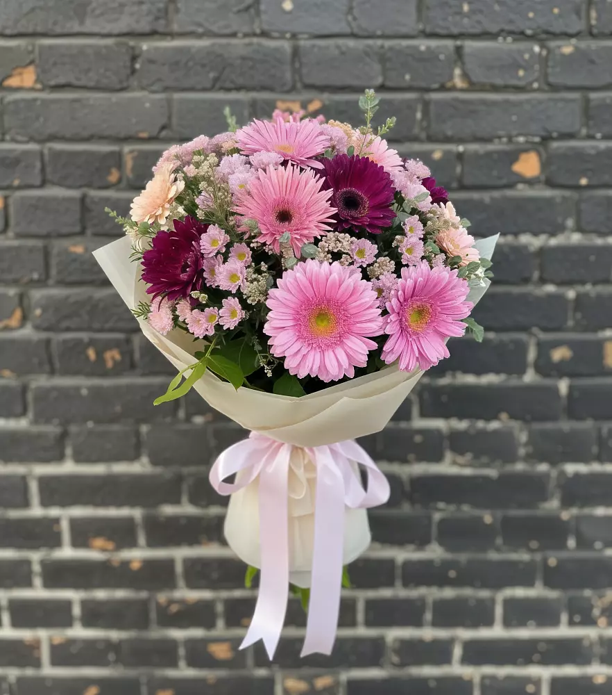 Букет цветов из: Герберы и Хризантемы в Старом Осколе