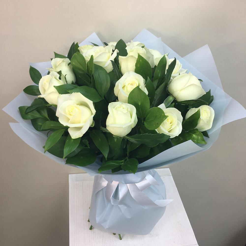 Букет 15 Белых роз Проуд в Старом Осколе
