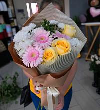 Букет цветов из:  Герберы, Розы и Хризантемы #REPLACE_PRED# Старом Осколе