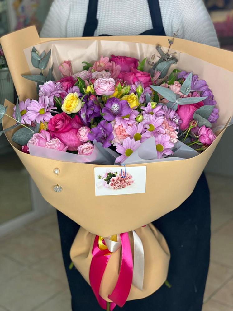 Букет цветов из: Хризантемы, Гвоздики и Альстромерии в Старом Осколе