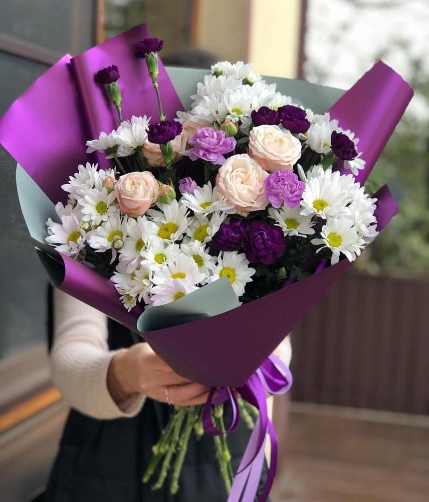 Букет цветов из: Хризантемы, Гвоздики и Розы в Старом Осколе