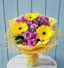 Букет цветов из:  Хризантемы и Герберы в Старом Осколе