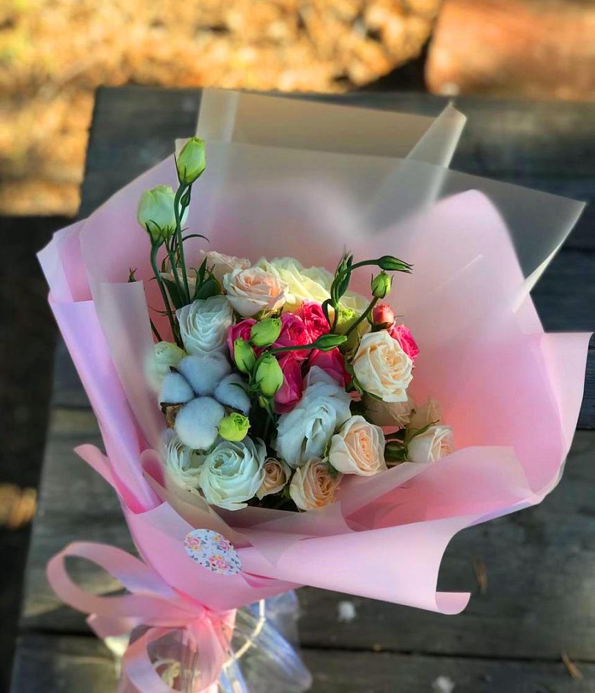 Букет цветов из: Розы и Лизиантусы в Старом Осколе