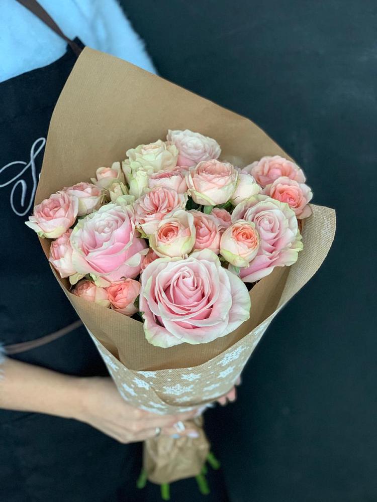 Букет цветов из: Хризантемы и Розы в Старом Осколе