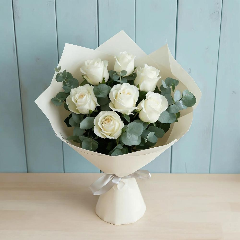 Букет Белые розы в Эвкалипте в Старом Осколе