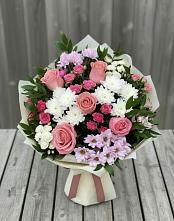 Букет цветов из:  Альстромерии, Гвоздики, Розы и Хризантемы в Старом Осколе