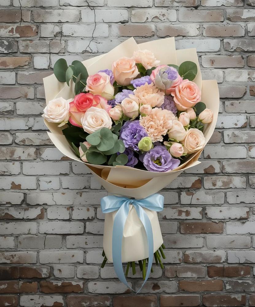 Букет цветов из: Розы, Лизиантусы и Гвоздики в Старом Осколе