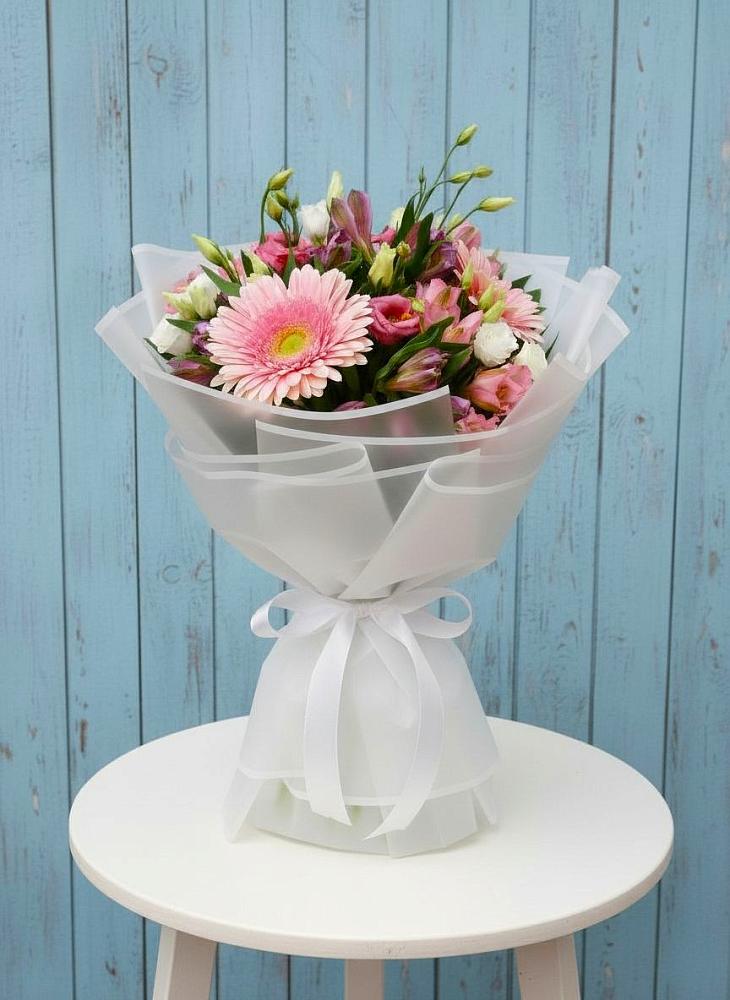 Букет цветов из: Герберы, Альстромерии и Лизиантусы в Старом Осколе