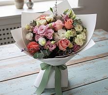 Букет цветов из:  Розы, Лизиантусы и Гвоздики в Старом Осколе