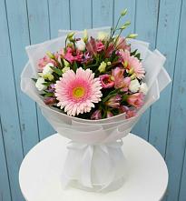 Букет цветов из:  Герберы, Альстромерии и Лизиантусы в Старом Осколе