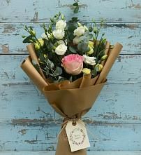 Букет цветов из:  Розы и Лизиантусы в Старом Осколе