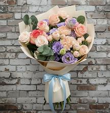 Букет цветов из:  Розы, Лизиантусы и Гвоздики в Старом Осколе
