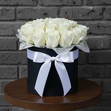 Цветочная композиция из Розы в шляпной коробке в Старом Осколе