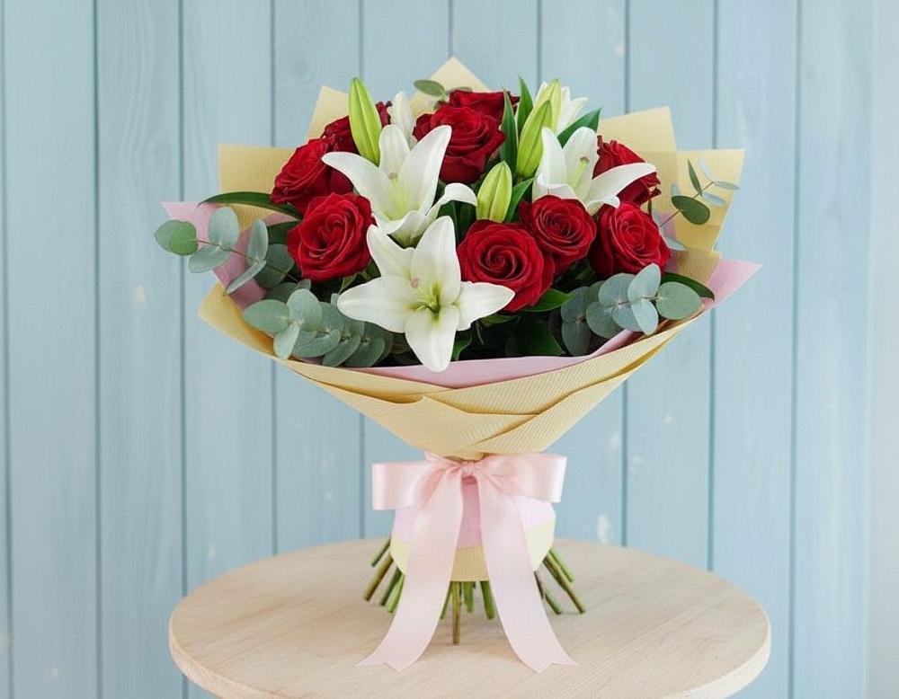 Букет цветов из: Лилии и Розы в Старом Осколе